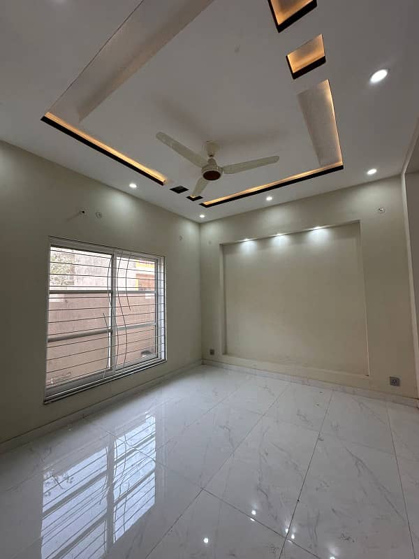 5 Marla Beautifully designed house For Sale And Direct Meeting With Owner In Park View City Lahore. 8