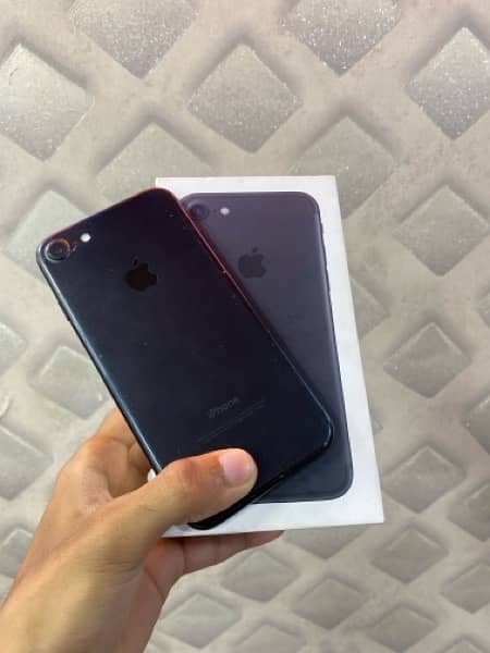 iPhone 7 128GB pta approved 10/9 Condition 1