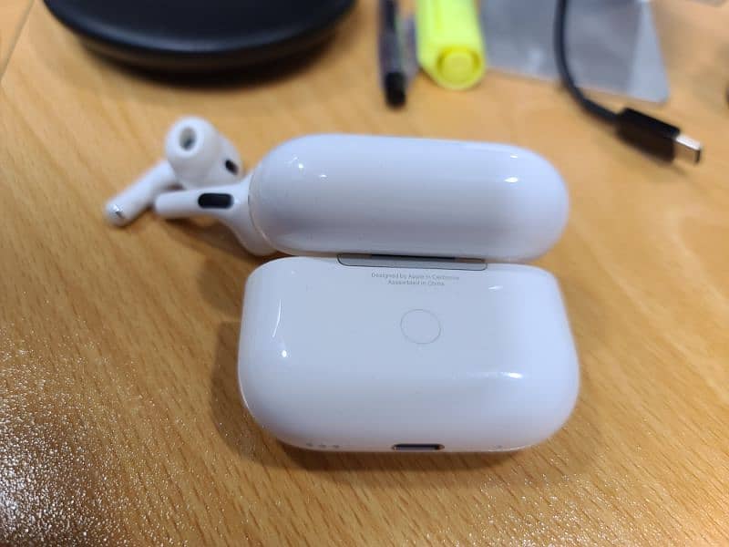 Apple Air Pods Pro 2nd Gen with Magsafe Case 0