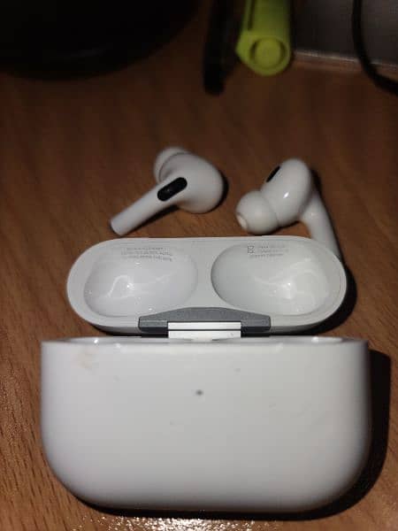 Apple Air Pods Pro 2nd Gen with Magsafe Case 1