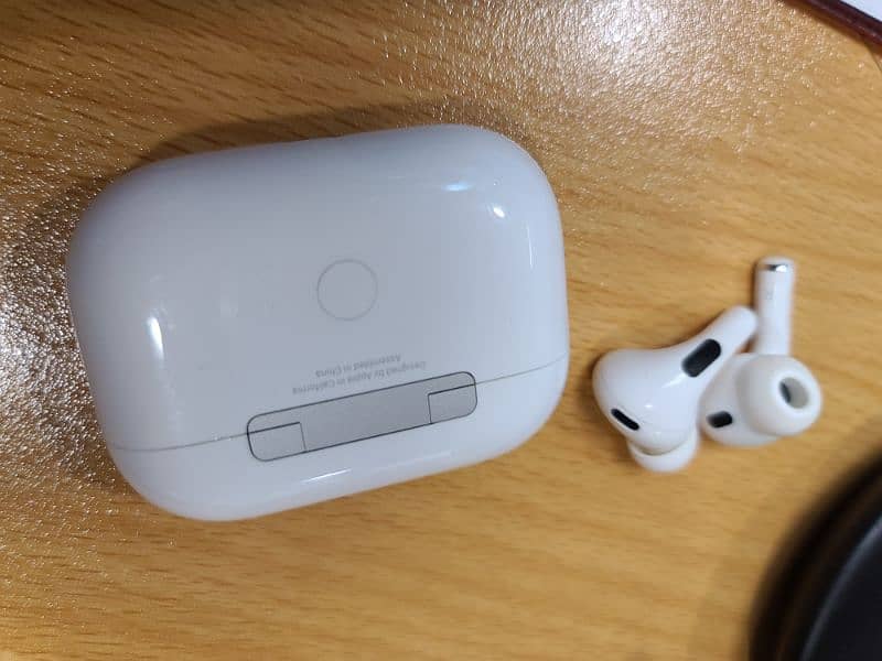 Apple Air Pods Pro 2nd Gen with Magsafe Case 2