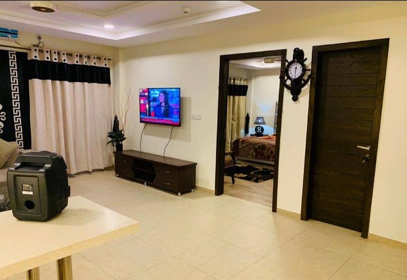 1 BED Furnished Flat FOR RENT IN BAHRIA TOWN LAHORE 4