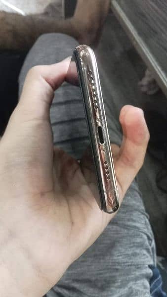 Iphone XS MAX for sale in good condition 3