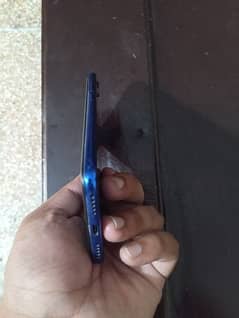 redmi note 7 4/64. like brand new. genuine. with charger or box