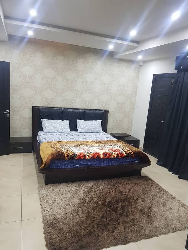 Par Day short time Two BeD Room apartment Available for rent in Bahria town phase 4 and 6 empire Heights 2 Family apartment 4