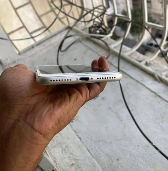 iphone 8 plus for sale in good condition 2