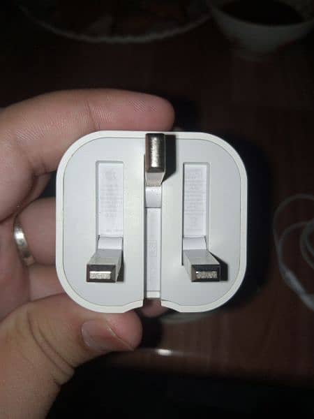 Apple Original Charger 0