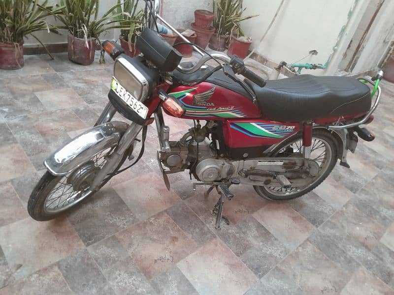 Honda 70CD 2017 model for Sale in Good Condition 3