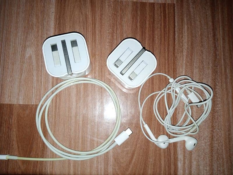 Apple Orignal Charger 4