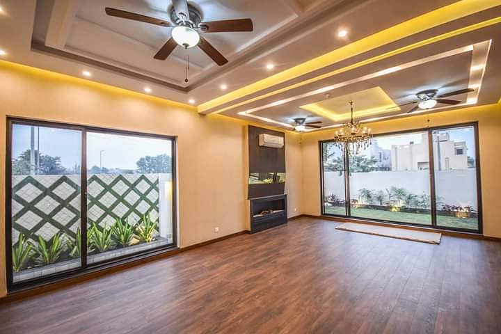 Near DHA Office - 1 Kanal Luxury Bungalow On Top Location For Rent in DHA Phase 6 Lahore 4