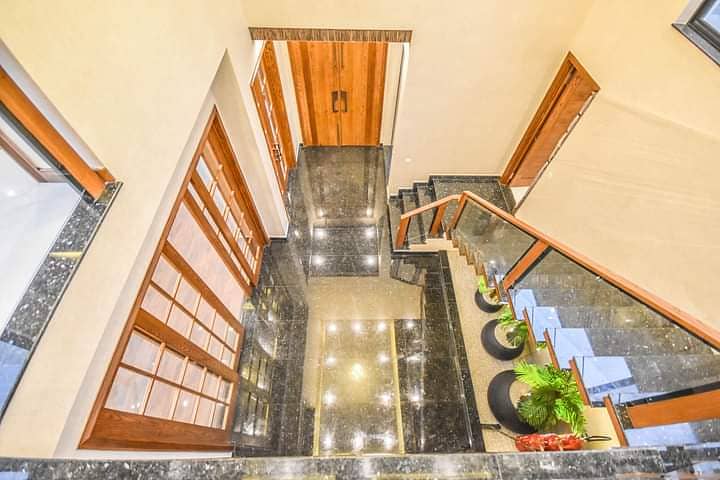 Near DHA Office - 1 Kanal Luxury Bungalow On Top Location For Rent in DHA Phase 6 Lahore 12