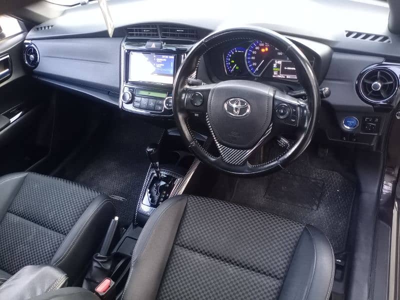 Toyota Corolla Axio 2017 11