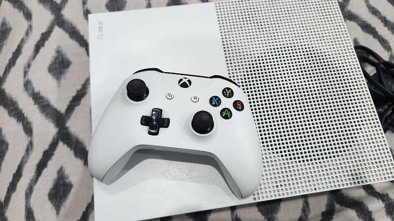 Xbox One S 1 TB 0