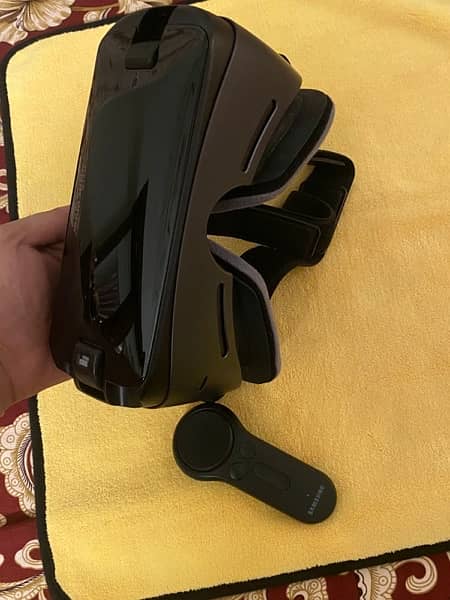 Samsung Oculus VR Handset With remote 1