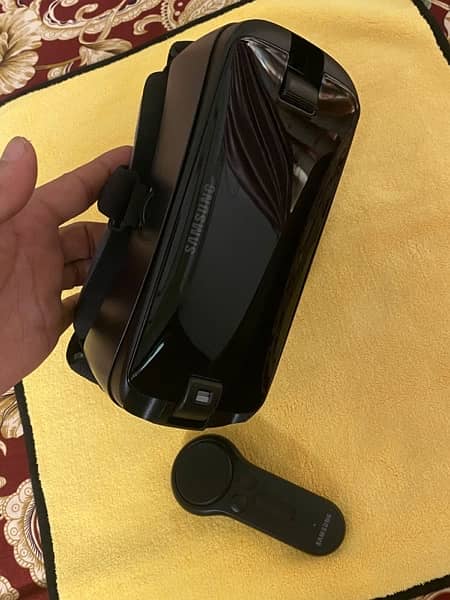 Samsung Oculus VR Handset With remote 2