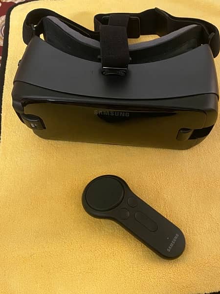 Samsung Oculus VR Handset With remote 3