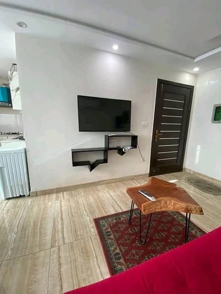 One bedroom VIP apartment for rent short time(2to3hrs) in bahria town 5