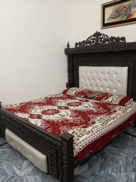 king bed with mattress 0