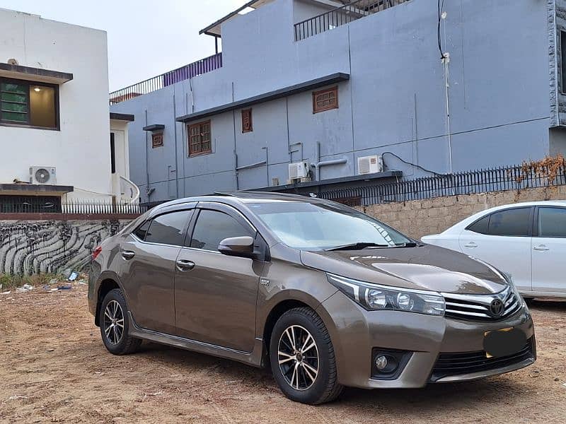 Toyota Corolla Altis Grande 2015 Good Original Condition 2