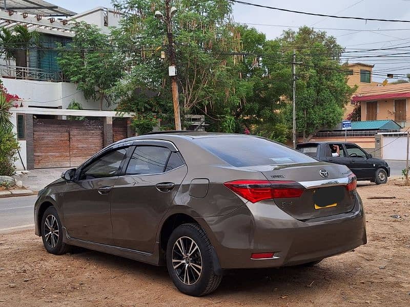 Toyota Corolla Altis Grande 2015 Good Original Condition 5