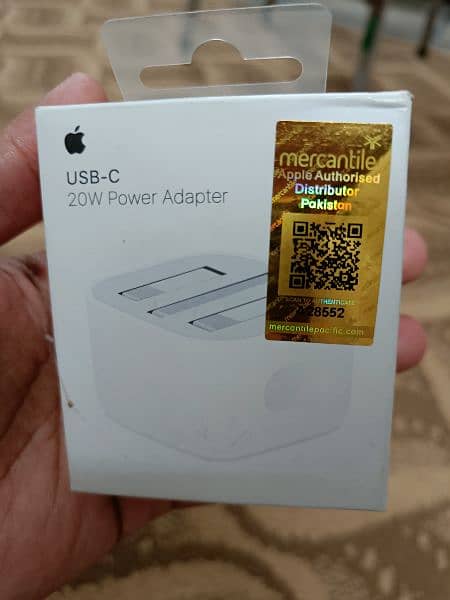 original Mercantile Apple Adapter and Cable 0