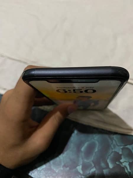 iphone xr nonpta 10/10 condition bettery halth 85 3