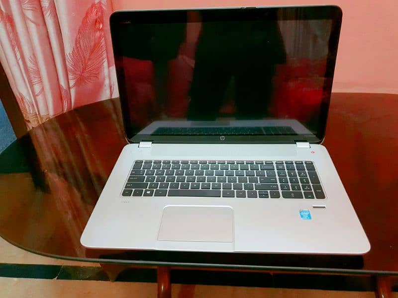 I am selling a Laptop 1