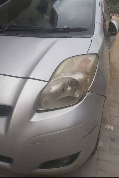 Silver Toyota Vitz 2009 1