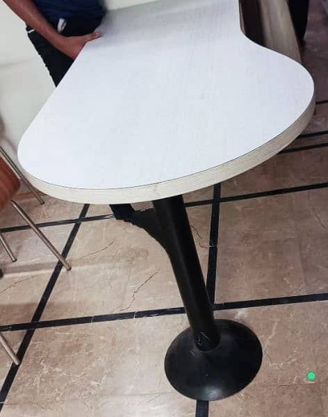 4 & 6 cubial with side table excellent condition 3