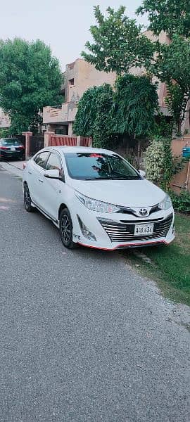 Toyota Yaris Ativ X CVT 0