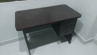 Snall size computer Table