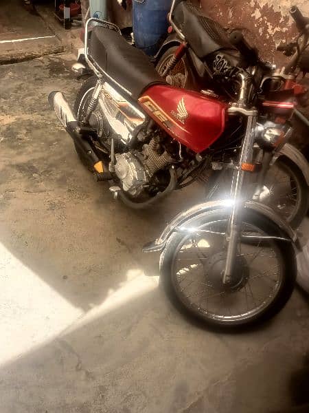 Honda self Strat good condition my contact number 03216616546 1