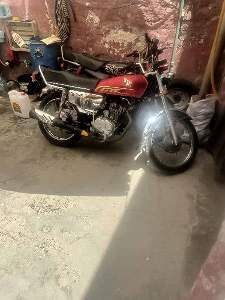 Honda self Strat good condition my contact number 03216616546 2