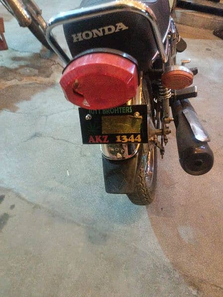 Honda self Strat good condition my contact number 03216616546 4