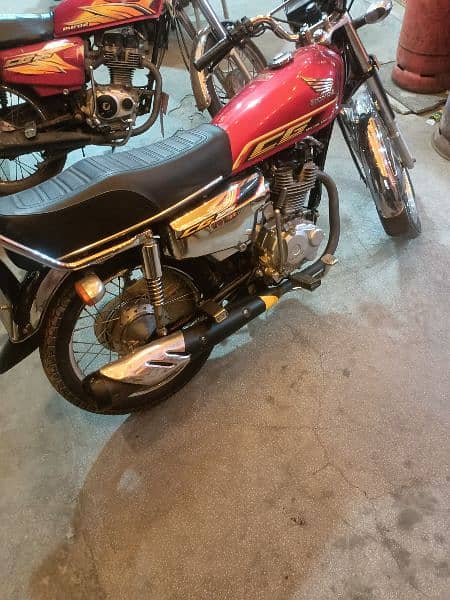 Honda self Strat good condition my contact number 03216616546 7