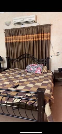 Bed in Good condition with side table and dressing