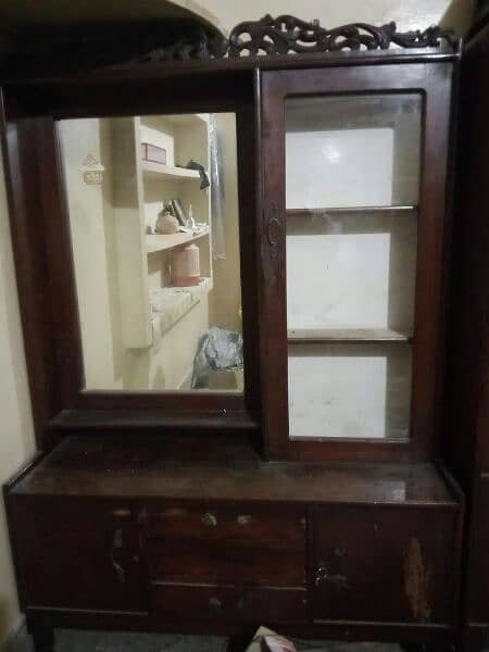 1 Wood Dressing 1 Wood ShowCase 1