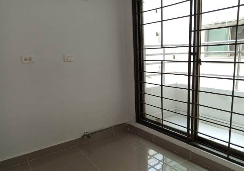 3 Bed Apt Available for rent in Askari 11 Lahore 10