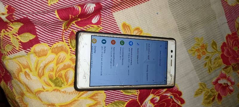 nokia 3 daba mobile ha condition ap kay samnay ha  chalta bil kul ok 6