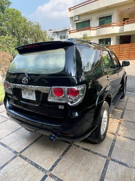 Toyota Fortuner 2014 6