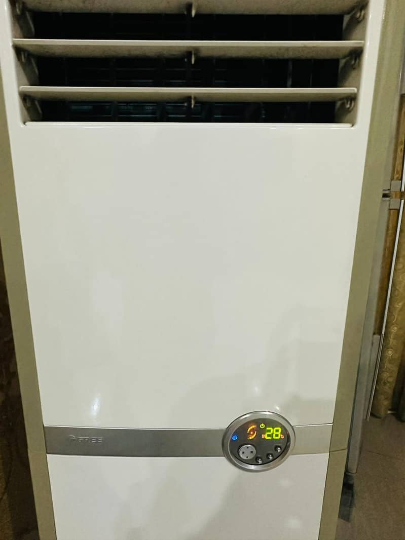 2 ton Gree Cabinet Non inverter for Urgent Sale without any problem 2