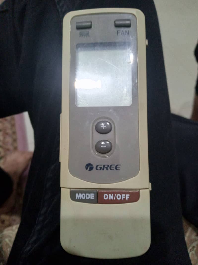 2 ton Gree Cabinet Non inverter for Urgent Sale without any problem 10