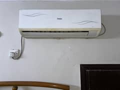 Haier 1 ton Non inverter Split Ac