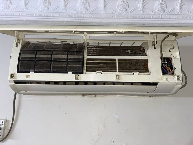 Haier 1 ton Non inverter Split Ac 1