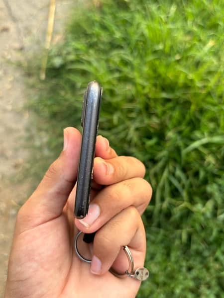 iphone 8 plus 64 gb bypass black colour ( give best offer ) 2