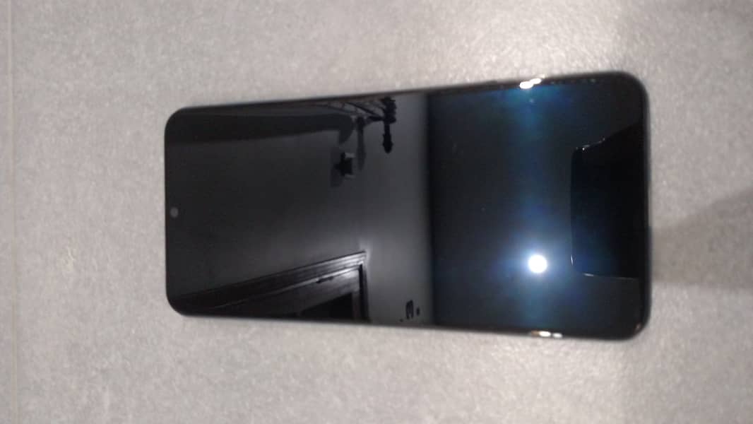 Samsung A50 4/128 all ok 9/10 condition only fingerprint not working 4