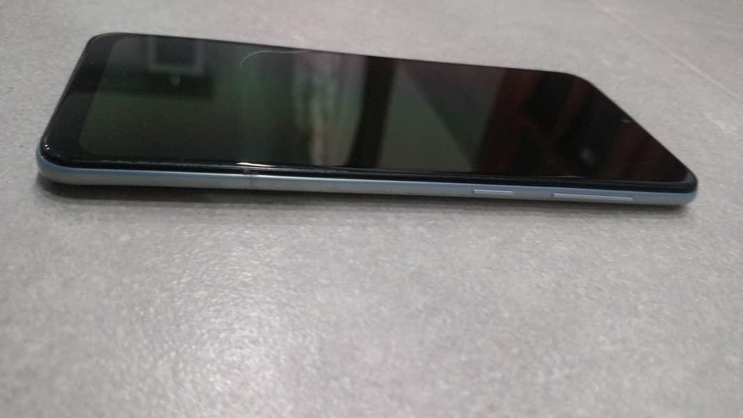 Samsung A50 4/128 all ok 9/10 condition only fingerprint not working 7