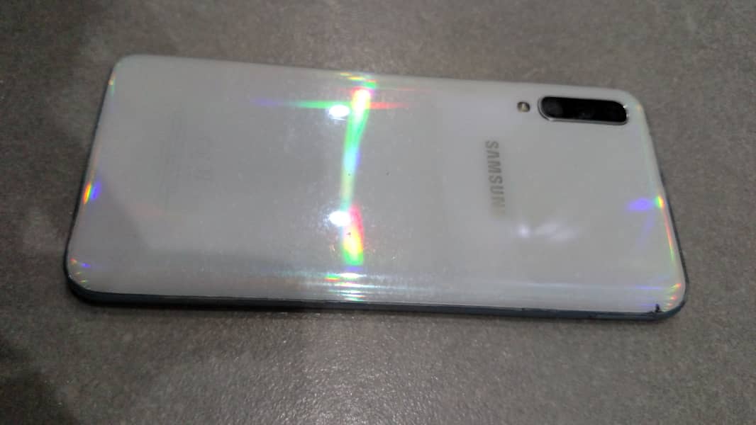 Samsung A50 4/128 all ok 9/10 condition only fingerprint not working 13