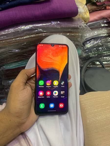 Samsung A50 6/128 dual sim approved condition 10by9 with box 6
