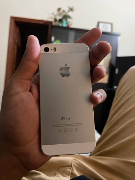 iPhone 5s 32 GB For Sale 2